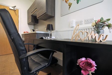 The Bruce Building, Newcastle Upon Tyne - Photo 4