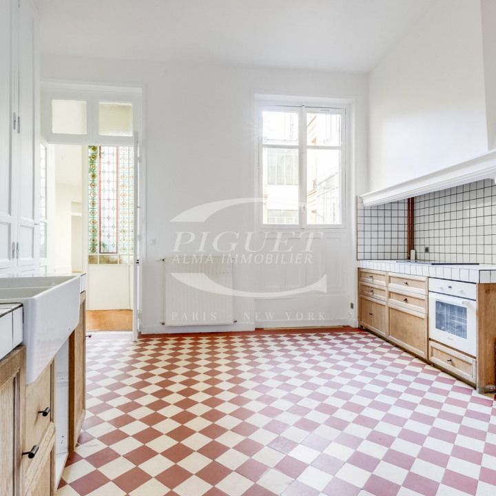 Appartement • Mairie - Photo 1
