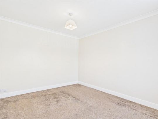 2 bedroom link detached house to rent - Photo 1