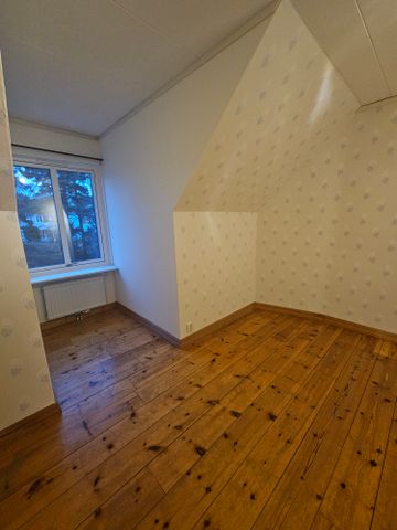 Ribegatan, Kista - Photo 3