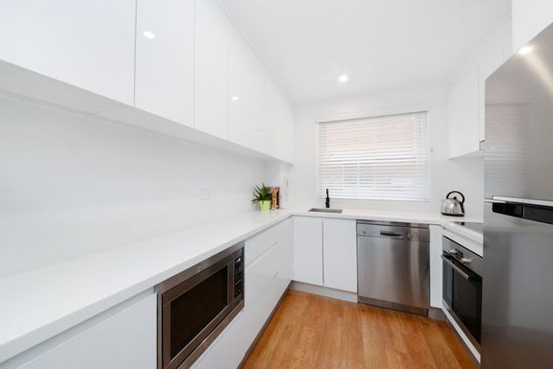 Renovated Apartment with Parking in Convenient Location in the Heart of Bondi Junction - Photo 1