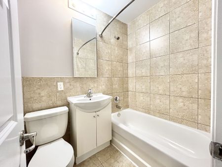 For Lease - 15 Thirty Third Street Unit# 206, Toronto, Ontario - Photo 2