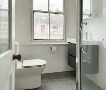 Newly Refurbished 3/4 Bedroom Home to let in Wandsworth - Photo 1