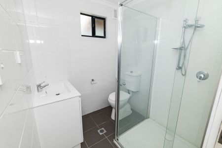 Elevated 4-bedroom home with granny flat - Photo 5