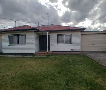 51 View Street, St Albans, Vic 3021 - Photo 2