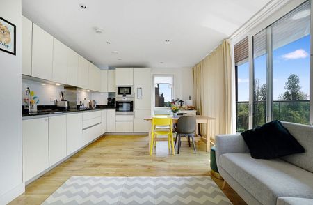 2 Bed Flat, Embry Road, SE9 - Photo 3