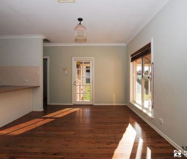 TRANQUIL SOUTH SIDE LIVING - Photo 3