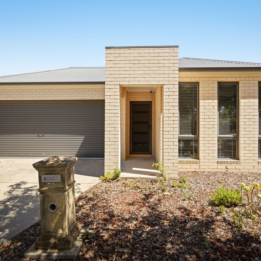 70 Victoria Cross Parade, Wodonga VIC 3690 - Photo 1