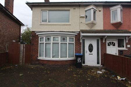3 Bedroom Semi-Detached House - Photo 4