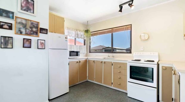 Central Family Dream: Location, Space, and Con... - Photo 1