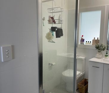 Location! Location! Family Home. - Photo 5