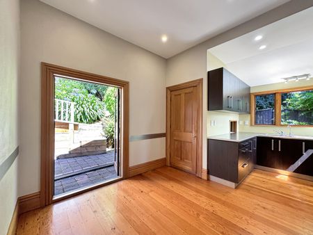 Welcome home to 212 Cockayne Road - Photo 2