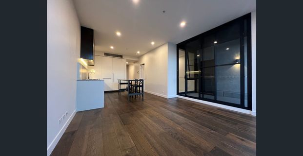 Spacious One bedroom with study Apartment in Waterloo near Zetland - Photo 1