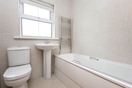 16 Earls Court, Bethany Street, Belfast, BT4 3FE - Photo 5