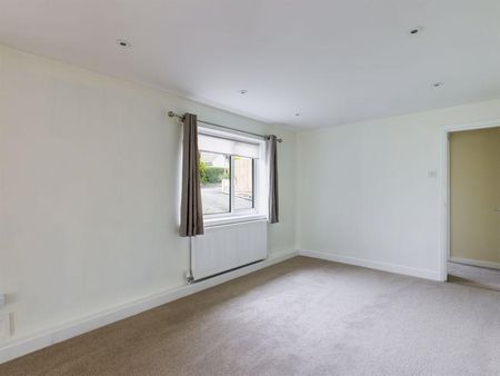 4 bedroom house to rent - Photo 3