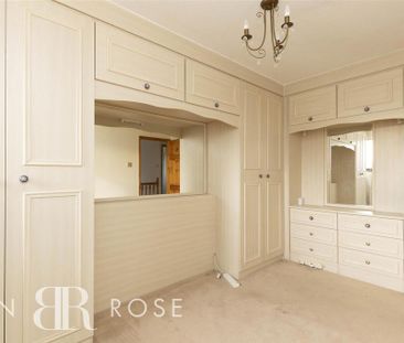 4 bedroom detached house to rent - Photo 6