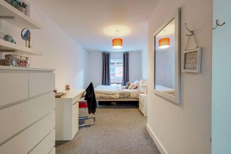 4 bedroom terraced house to rent - Photo 5