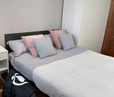 Room in a shared 4-bedroom apartment for rent in Puerta Bonita. - Foto 3