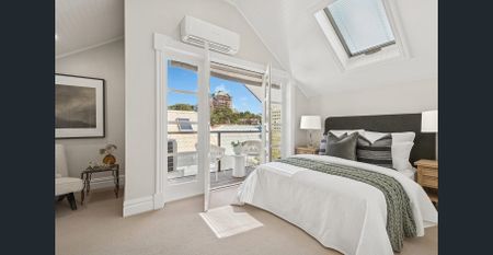 Freestanding brick home with timeless character façade - Photo 5