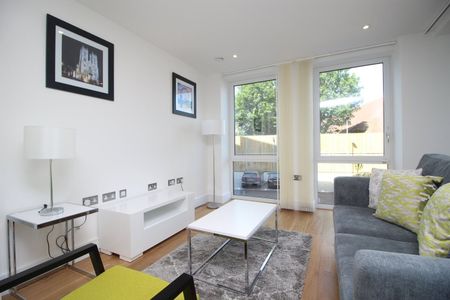 Court Yard, London, SE9 - Photo 2