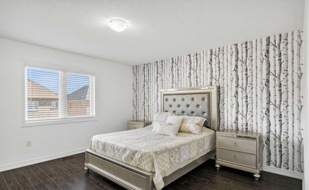 For Lease - 18 Luisa Street, Bradford West Gwillimbury, Ontario - Photo 1