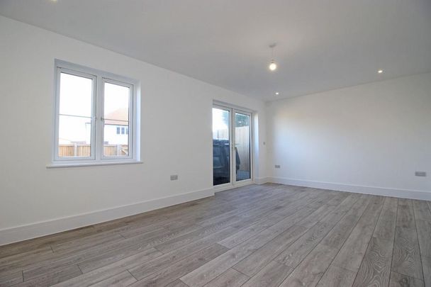 3 bedroom terraced house to rent - Photo 1