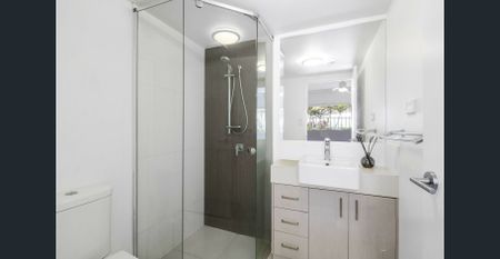 Stylish & Modern 2-Bedroom Apartment in the Heart of Kelvin Grove !!! - Photo 4