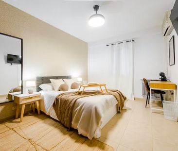 Calle de Cavanilles, Madrid, Community of Madrid 28007 - Photo 4