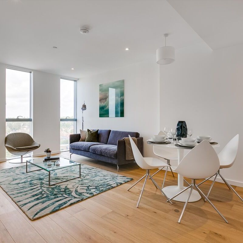 2 bedroom apartment in the heart of White City - Photo 1