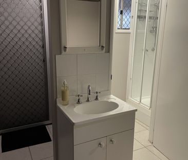 42 Pennant Street, Jamboree Heights QLD 4074 - House For Rent | Domain - Photo 5