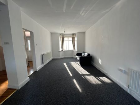 Dunkeld Road, Dagenham, RM8 - Photo 4