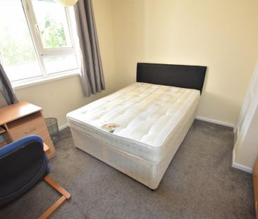 3 bedroom flat to rent - Photo 5