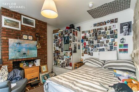 8 bedroom terraced house to rent - Photo 4