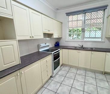 Well Maintained | Charming| Rare| Bright | Stylish| Two Bedder Vill... - Photo 4