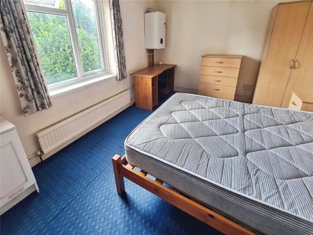 4 bedroom terraced house to rent - Photo 2
