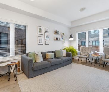 For Lease - 376 Wheat Boom Drive, Oakville, Ontario - Photo 2