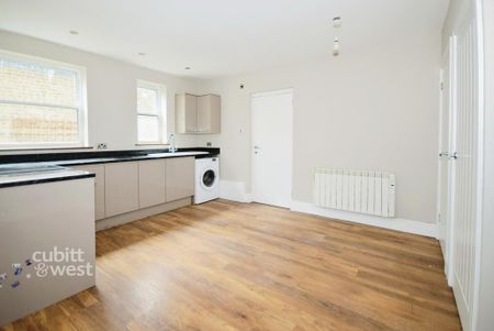 2 bedroom ground floor flat to rent - Photo 4