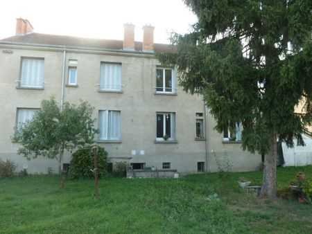 Location Appartement 3 pièces 64m² ST POURCAIN SUR SIOULE 03500 - Photo 4