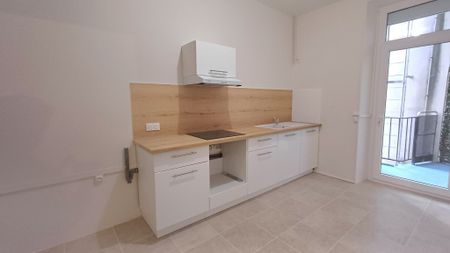 Appartement au centre-ville de BÉZIERS avec ascenseur . - Photo 4