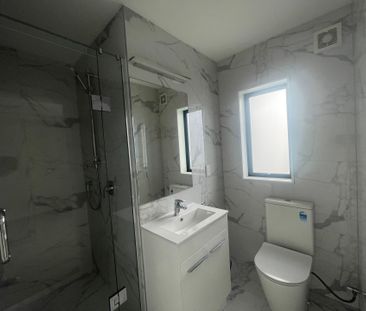 This Property is a Must to View&excl; - Photo 3