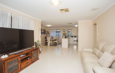 16 Kingaroy Drive, Baldivis WA 6171 - House For Rent | Domain - Photo 4