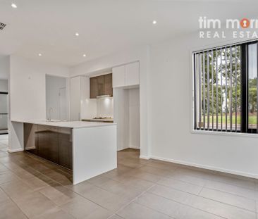 16 Apprentice Street St Clair SA - Photo 2