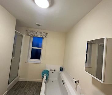 Fountain Park, Ollerton, NEWARK - Photo 4