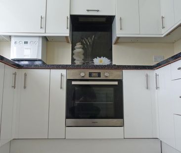 2 bedroom detached bungalow to rent - Photo 3