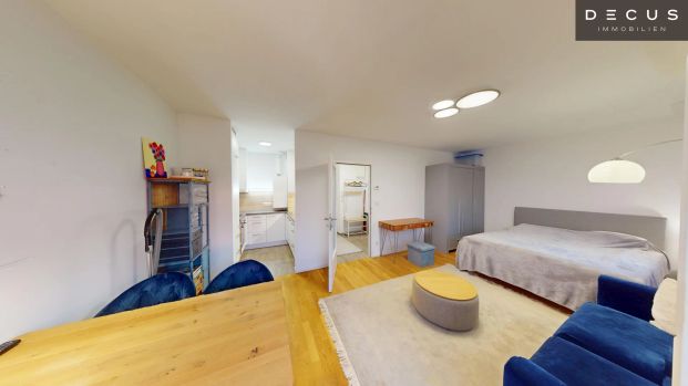 CHARMANTE DG-WOHNUNG MIT TERRASSE | SAUNA & GARAGE | WESTSEITIGE INNENHOFLAGE | AB SOFORT - Photo 1