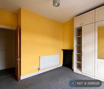 2 bedroom end of terrace house to rent - Photo 3