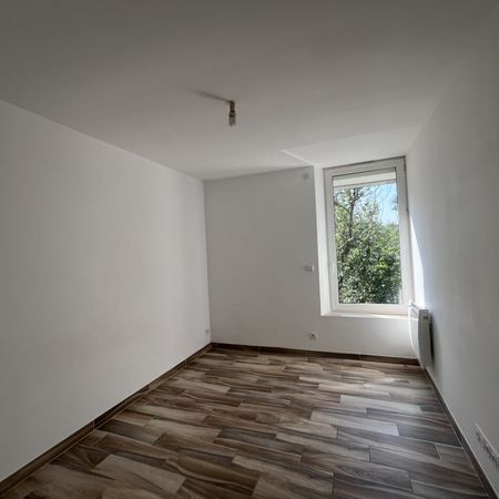 Location Appartement 3 pièces 68m² SOLLIES TOUCAS 83210 - Photo 4