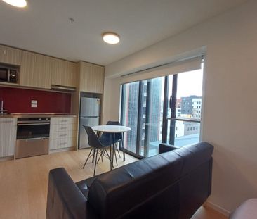 Ideal living in the city - Photo 2