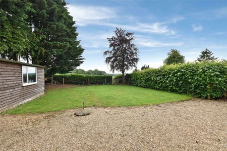 Lovely cottage with views over open fields - Photo 2