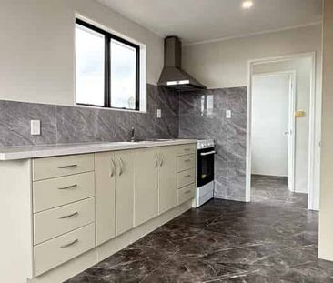 Freshly Renovated 3 Bedroom Family Home in Convenient Location - Photo 2